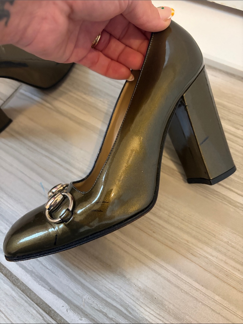 Vintage Gucci Olive Patent Leather Horsebit Pumps in Shiny Olive - Picture 7 of 11
